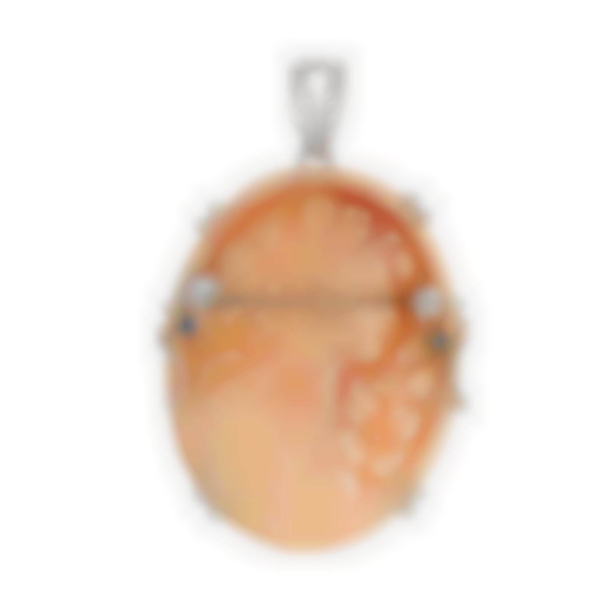 Pendant with natural cameo and zirconia set in silver