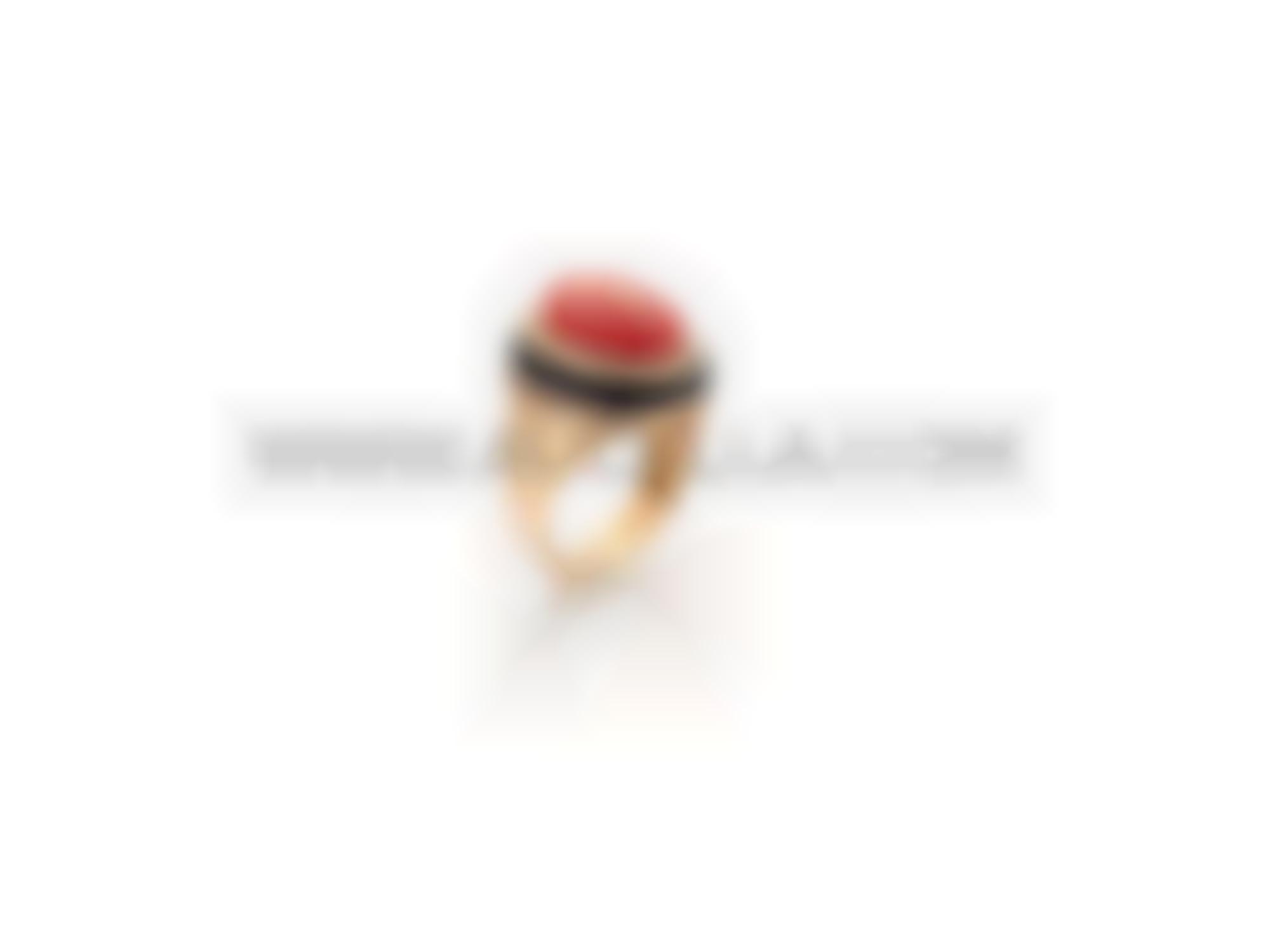 Onix gold ring with natural coral