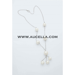 Necklace set in gold with southsea pearls