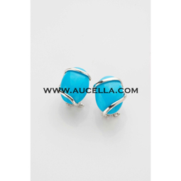 Earrings set in white gold with turquoise 